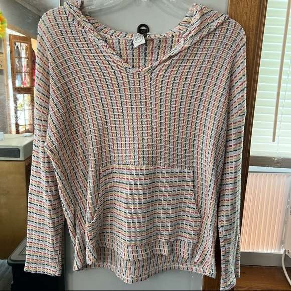3/$25 Paper Crane hooded sweater Small - Picture 1 of 9